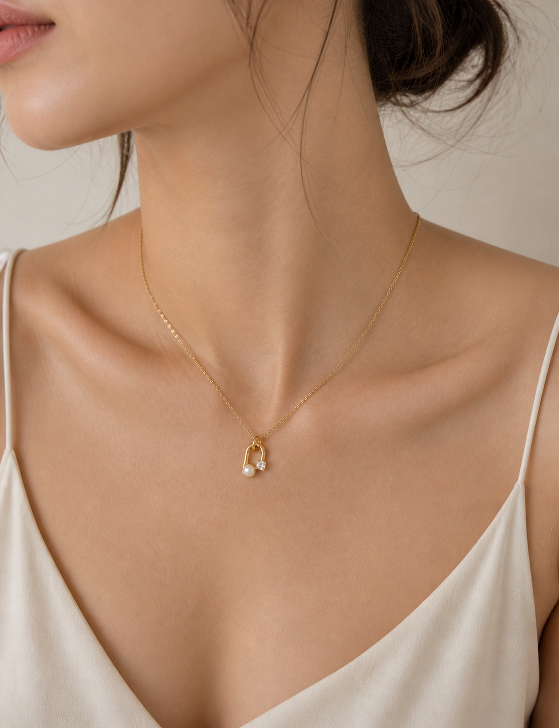 18K Gold Pearl Pendant Necklace
